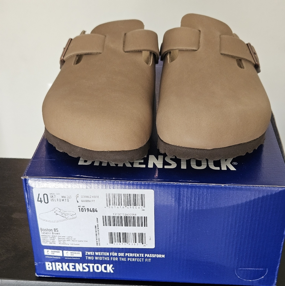 Birkenstock Boston Clogs in Tobacco Brown